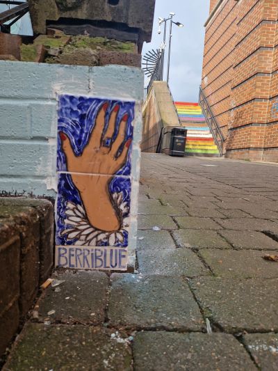 Leeds Hand