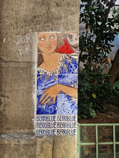Paris Hand
